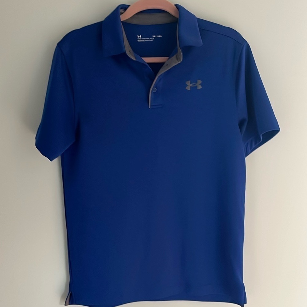 Under Armour - men’s loose polo golf short sleeve shirt. Size small.